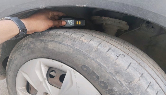 2017 Hyundai Creta E PLUS 1.4 DIESEL, Diesel, Manual, 1,69,020 km, tyre