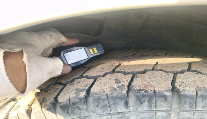 2011 Tata Safari 4X2 VX DICOR 2.2 VTT, Diesel, Manual, 1,07,500 km, tyre