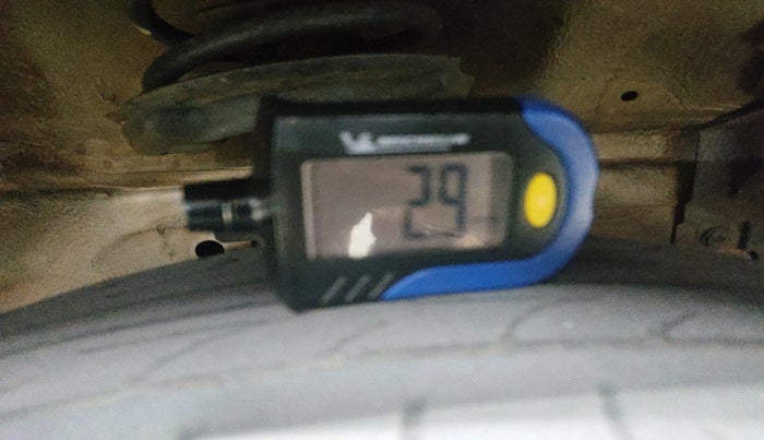 2014 Maruti Swift Dzire VDI, Diesel, Manual, 2,65,559 km, tyre