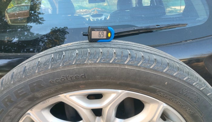 2015 Ford Ecosport TITANIUM 1.5L PETROL AT, Petrol, Automatic, 1,00,133 km, tyre