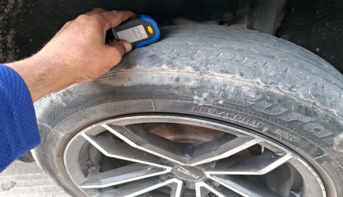 2019 Maruti Vitara Brezza VDI, Diesel, Manual, 1,14,577 km, tyre