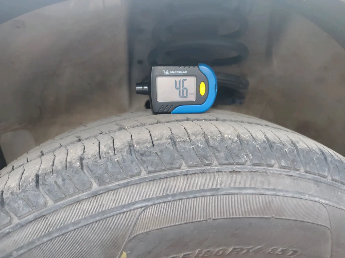 2011 Maruti Swift Dzire VXI, Petrol, Manual, 1,36,622 km, tyre