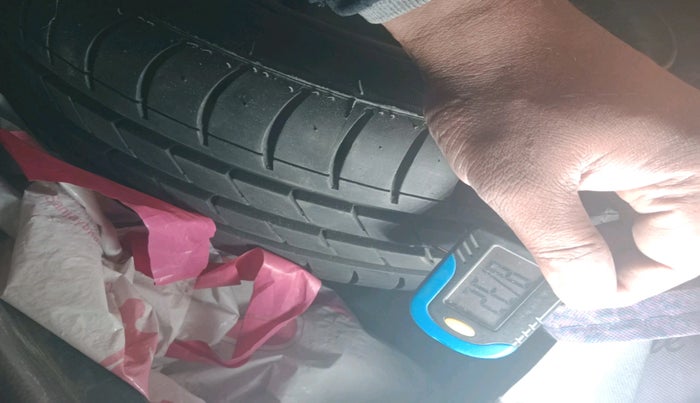 2011 Maruti Zen Estilo VXI, Petrol, Manual, 75,118 km, tyre