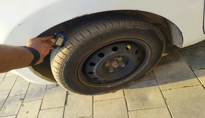 2015 Datsun Go T, CNG, Manual, 95,891 km, tyre