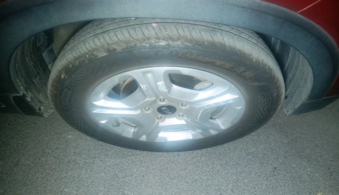 2020 KIA SONET HTK PLUS 1.5, Diesel, Manual, 1,06,244 km, tyre