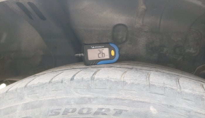 2012 Renault Koleos 4x4 AT, Diesel, Automatic, 1,77,353 km, tyre