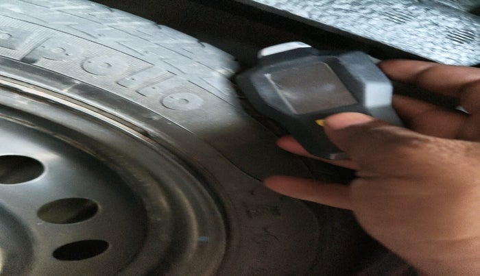 2011 Maruti Wagon R 1.0 VXI, Petrol, Manual, 43,093 km, tyre