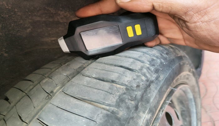 2011 Maruti Wagon R 1.0 VXI, Petrol, Manual, 43,093 km, tyre