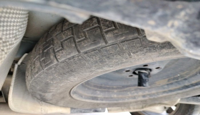 2021 Landrover DISCOVERY SPORT SE R-DYNAMIC 2.0 DIESEL, Diesel, Automatic, 1,06,077 km, tyre