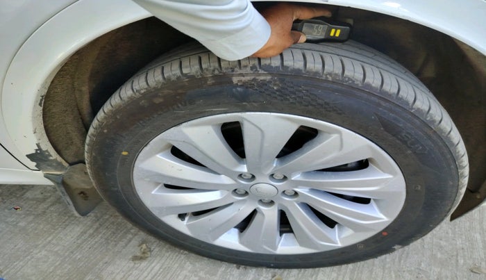 2021 Landrover DISCOVERY SPORT SE R-DYNAMIC 2.0 DIESEL, Diesel, Automatic, 1,06,077 km, tyre