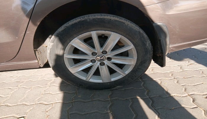 2015 Volkswagen Vento HIGHLINE 1.5 AT, Diesel, Automatic, 96,120 km, tyre
