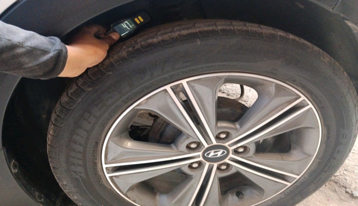 2016 Hyundai Creta SX PLUS AT 1.6 PETROL, Petrol, Automatic, 4,77,708 km, tyre