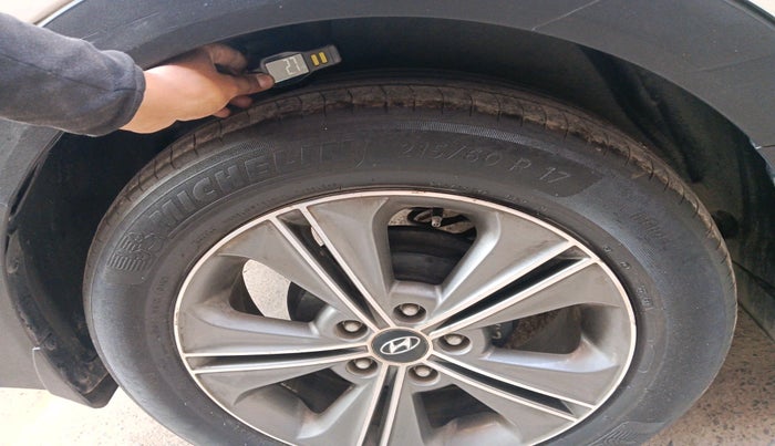 2016 Hyundai Creta SX PLUS AT 1.6 PETROL, Petrol, Automatic, 4,77,708 km, tyre