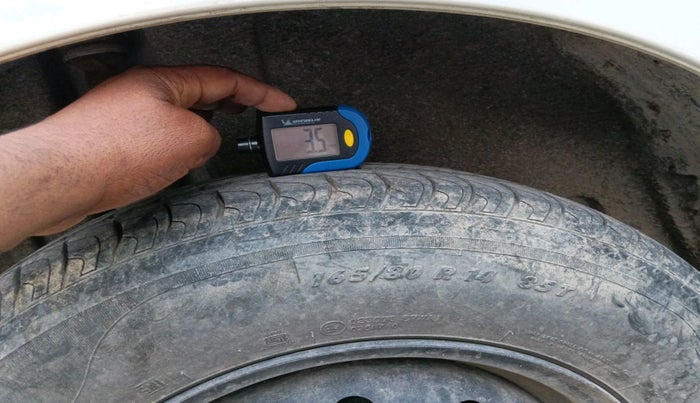 2015 Maruti Swift VXI, Petrol, Manual, 34,485 km, tyre