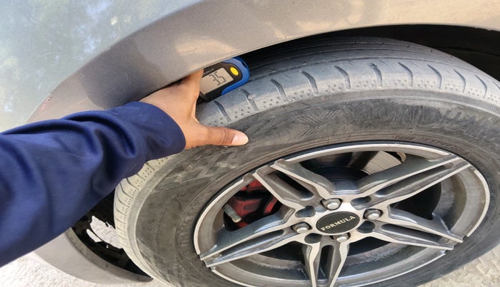 2013 Hyundai i20 MAGNA (O) 1.4 CRDI, Diesel, Manual, 1,20,727 km, tyre