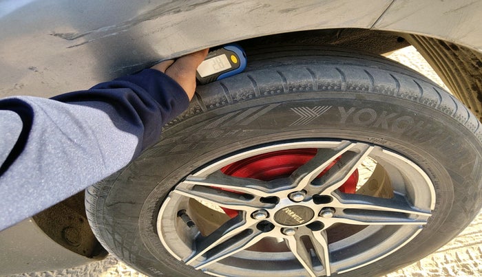 2013 Hyundai i20 MAGNA (O) 1.4 CRDI, Diesel, Manual, 1,20,727 km, tyre