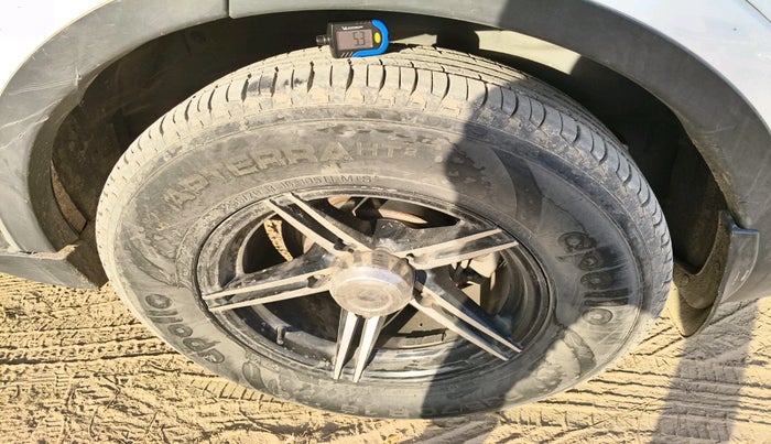 2017 Tata Hexa XM 4X2 7 STR, Diesel, Manual, 1,37,970 km, tyre