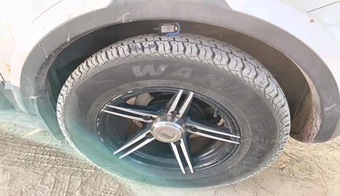 2017 Tata Hexa XM 4X2 7 STR, Diesel, Manual, 1,37,970 km, tyre