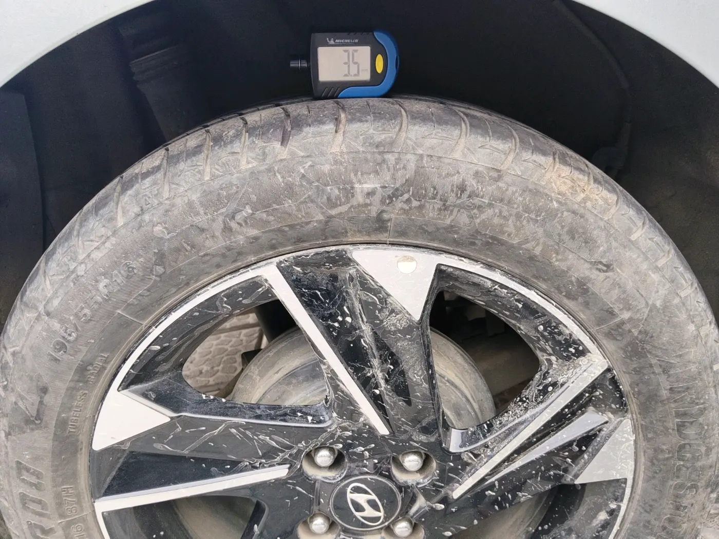 2020 Hyundai Verna SX (O) 1.5 CRDI AT, Diesel, Automatic, 1,00,927 km, tyre