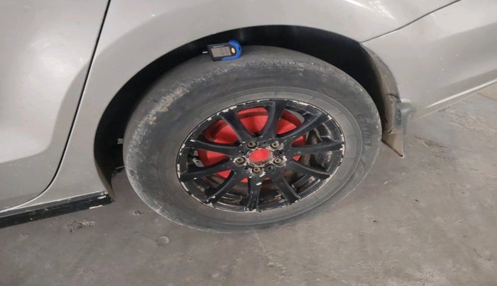 2012 Skoda Rapid AMBITION 1.6 TDI CR MT, Diesel, Manual, 2,64,401 km, tyre