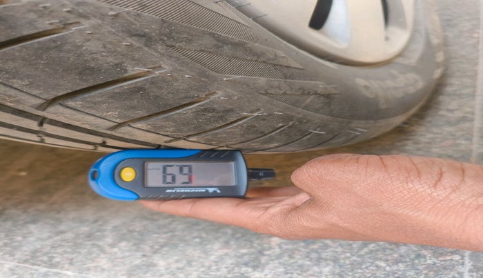 2013 Hyundai i10 ERA 1.1, Petrol, Manual, 54,948 km, tyre