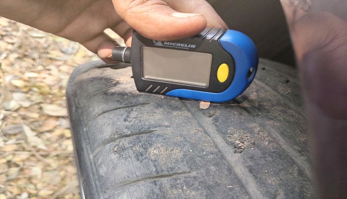 2012 Hyundai Verna FLUIDIC 1.6 VTVT SX, Petrol, Manual, 53,250 km, tyre