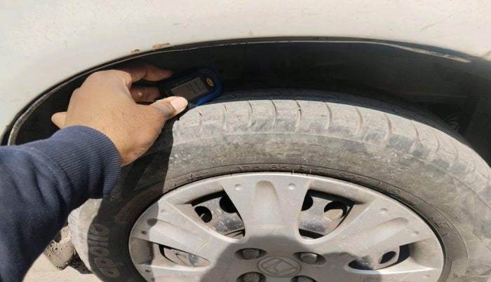 2013 Honda Brio S MT, Petrol, Manual, 72,972 km, tyre