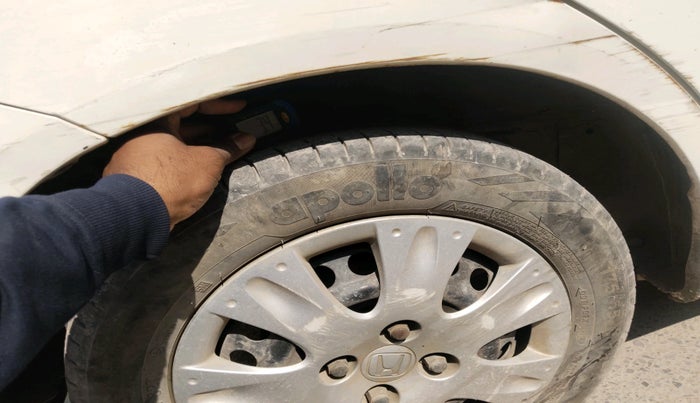 2013 Honda Brio S MT, Petrol, Manual, 72,972 km, tyre