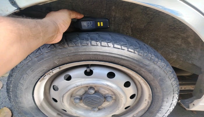 2011 Maruti Wagon R 1.0 LXI CNG, CNG, Manual, 1,13,539 km, tyre