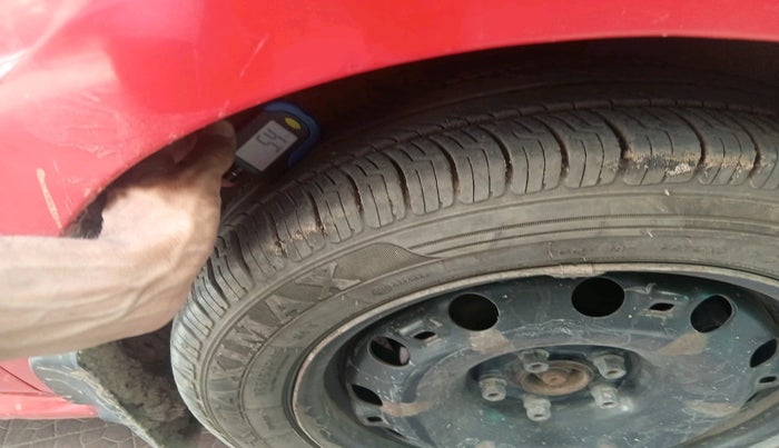 2012 Volkswagen Polo COMFORTLINE 1.2L, Diesel, Manual, 88,302 km, tyre