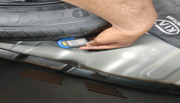 2021 KIA SONET HTX 1.0 IMT, Petrol, Manual, 1,07,505 km, tyre