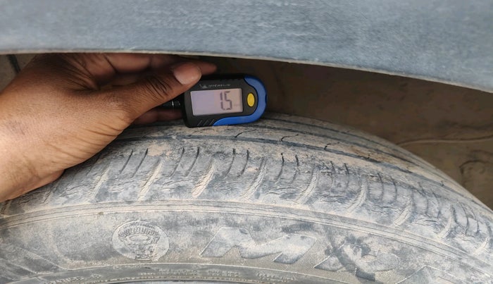 2021 KIA SONET HTX 1.0 IMT, Petrol, Manual, 1,07,505 km, tyre