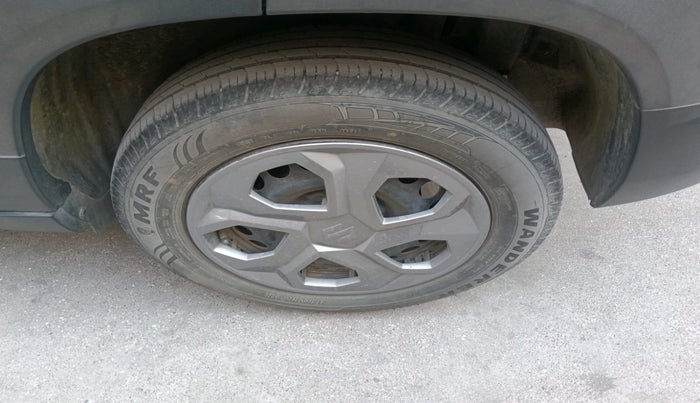 2024 Maruti BREZZA LXI, Petrol, Manual, 17,811 km, tyre