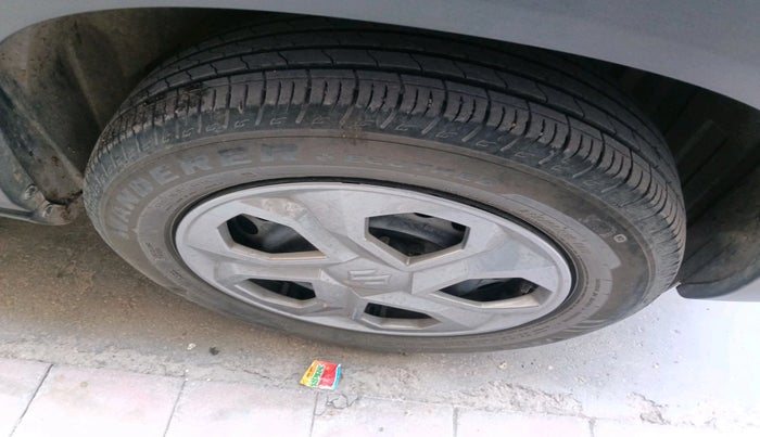 2024 Maruti BREZZA LXI, Petrol, Manual, 17,811 km, tyre