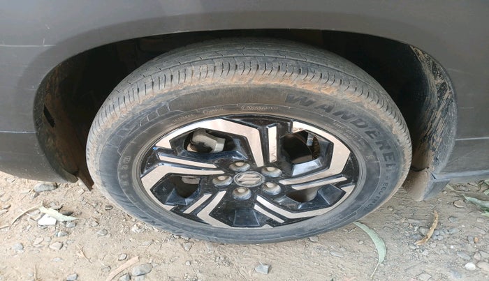 2024 Maruti BREZZA ZXI + AT SMART HYBRID, Petrol, Automatic, 24,672 km, tyre