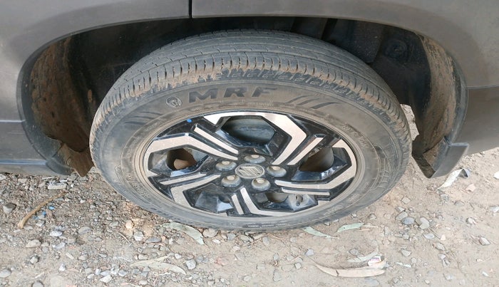 2024 Maruti BREZZA ZXI + AT SMART HYBRID, Petrol, Automatic, 24,672 km, tyre