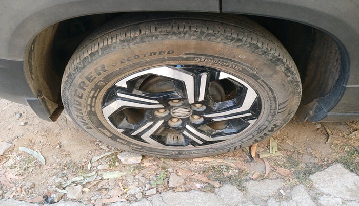 2024 Maruti BREZZA ZXI + AT SMART HYBRID, Petrol, Automatic, 24,672 km, tyre