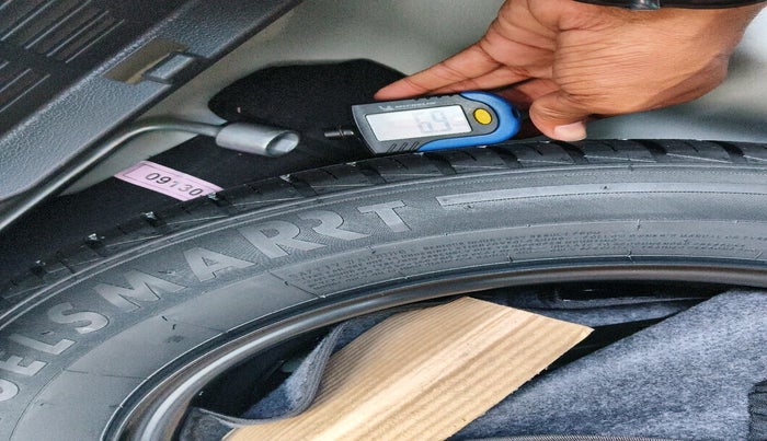 2022 Hyundai GRAND I10 NIOS SPORTZ AMT 1.2 KAPPA VTVT, Petrol, Automatic, 13,215 km, tyre