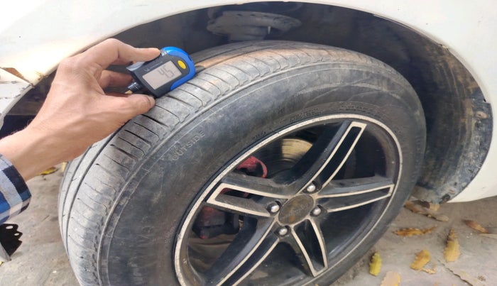 2013 Hyundai i20 MAGNA (O) 1.4 CRDI, Diesel, Manual, 1,21,609 km, tyre