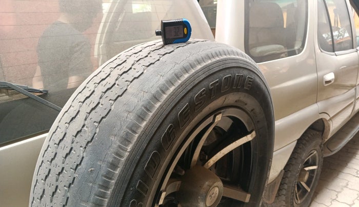 2012 Tata Safari 4X2 EX DICOR 2.2 VTT, Diesel, Manual, 61,740 km, tyre