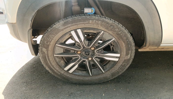 2022 Renault Kwid CLIMBER AMT 1.0, Petrol, Automatic, 15,396 km, tyre