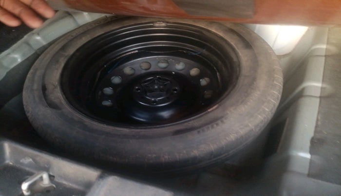 2021 Tata NEXON XE PETROL, Petrol, Manual, 56,288 km, tyre