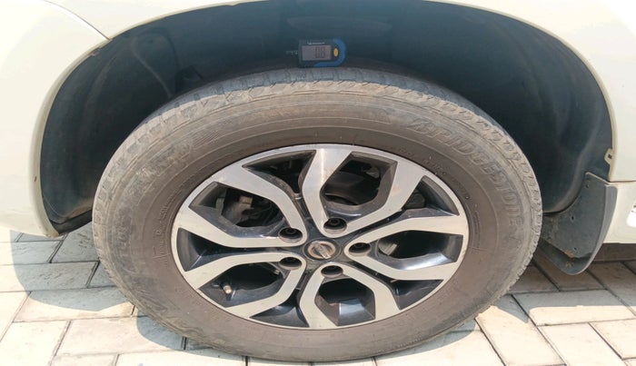 2017 Nissan Terrano XL (D), Diesel, Manual, 1,58,527 km, tyre