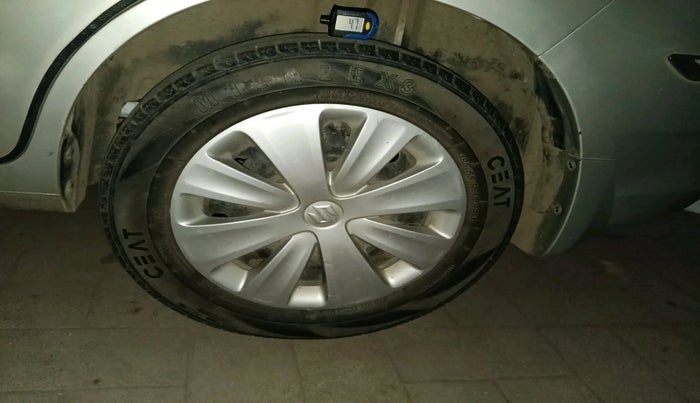 2017 Maruti Ertiga VXI CNG, CNG, Manual, 1,04,872 km, tyre