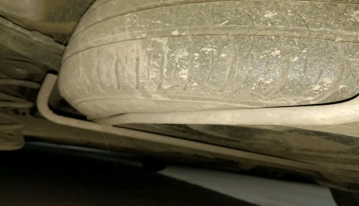 2017 Maruti Ertiga VXI CNG, CNG, Manual, 1,04,872 km, tyre