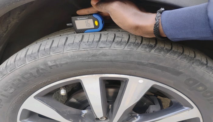 2019 Nissan Kicks XV PREMIUM O DUAL TONE DIESEL, Diesel, Manual, 43,966 km, tyre