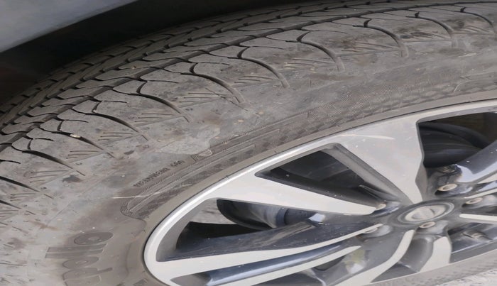 2019 Nissan Kicks XV PREMIUM O DUAL TONE DIESEL, Diesel, Manual, 43,966 km, tyre