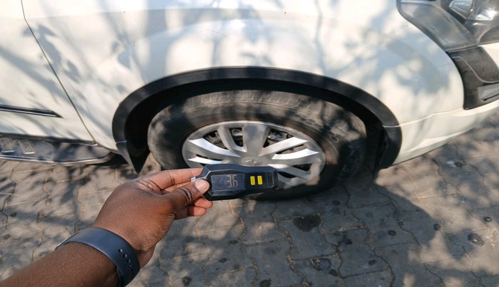 2016 Mahindra XUV500 W6 1.99, Diesel, Manual, 73,760 km, tyre