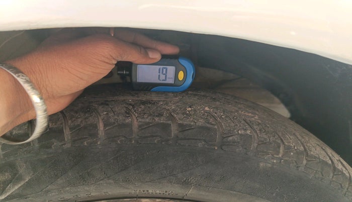 2023 Maruti Swift VXI CNG, CNG, Manual, 75,975 km, tyre