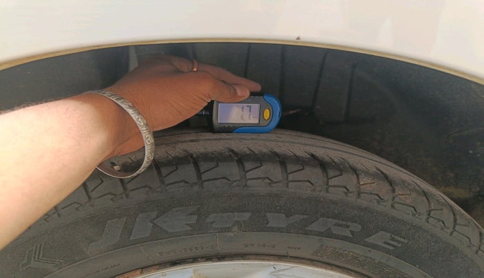 2023 Maruti Swift VXI CNG, CNG, Manual, 75,975 km, tyre